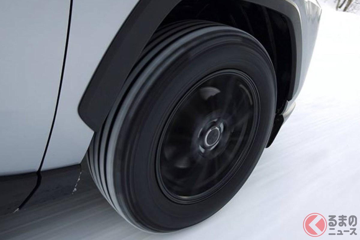 オールシーズンタイヤは多少の積雪であれば不安はあまりないといえる(画像はトーヨータイヤ「セルシアス」)