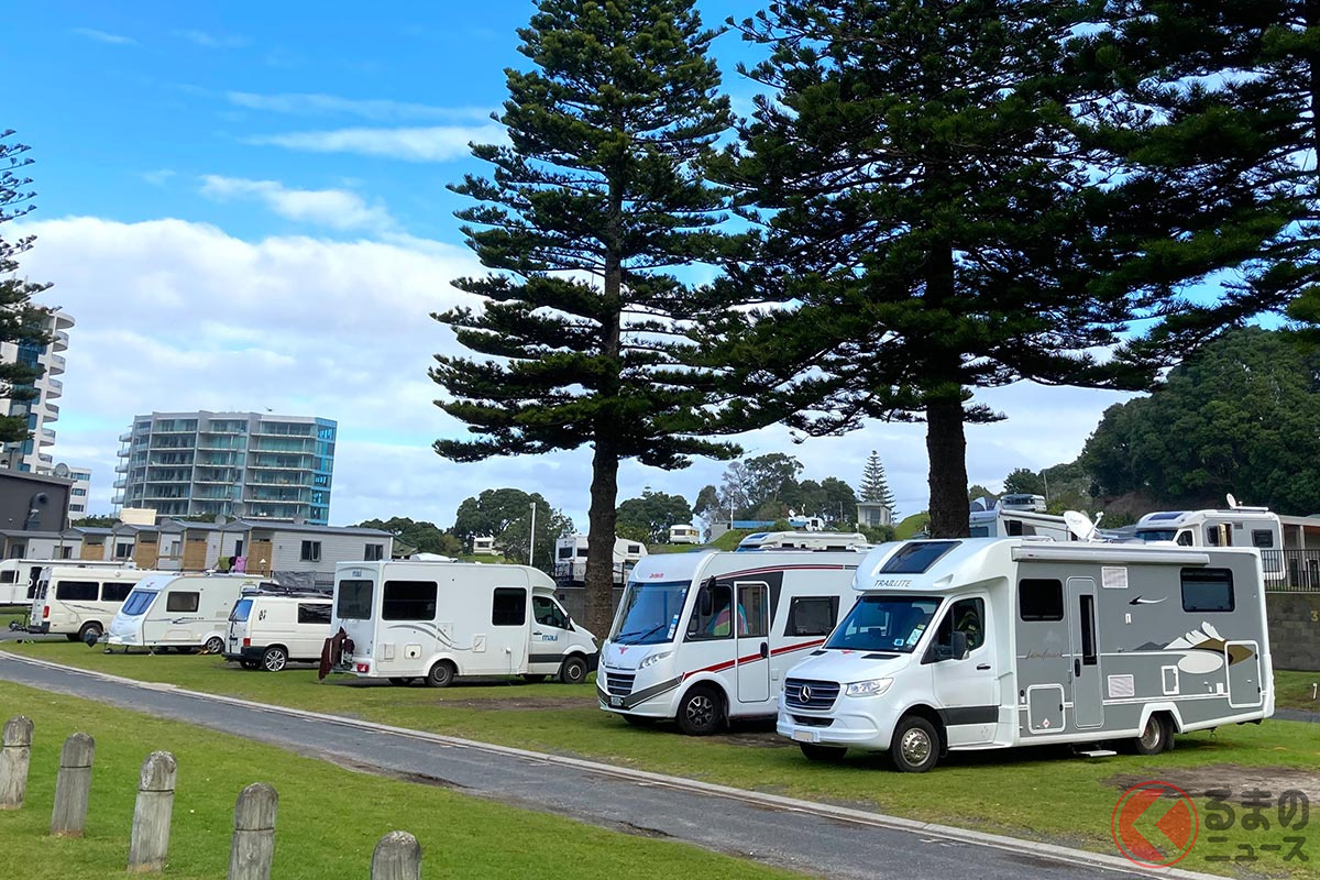 キャンピングカー