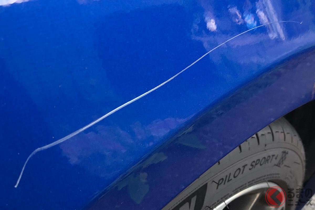 車の傷は タッチアップペイント じゃ直せない 筆で直接塗っちゃダメ プロが教える正しい補修術 くるまのニュース 車の傷は タッチアップペイント じゃ直せない 筆で直接塗っちゃダメ プロが教える正しい補修術 くるまのニュース