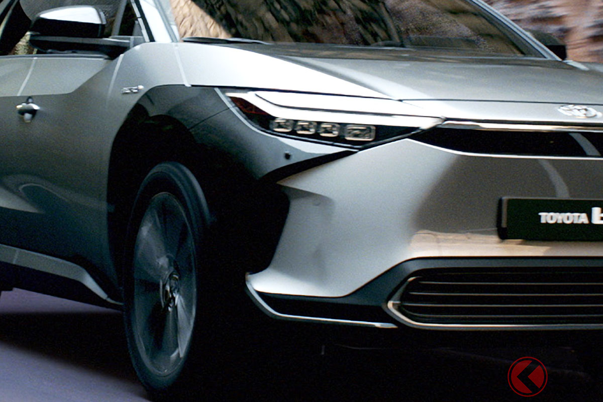 トヨタ 新型「bZ4X」(プロトタイプ)