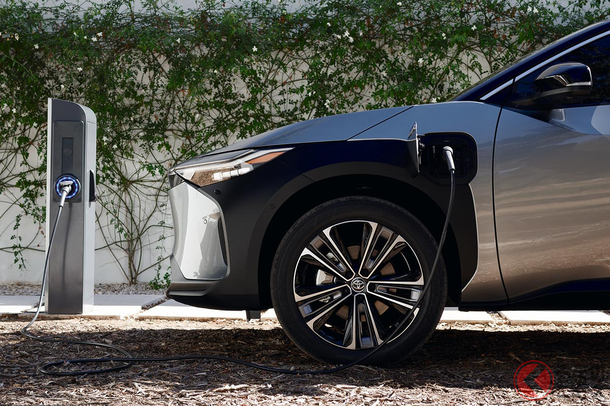 BEV(バッテリー電気自動車)のトヨタ新型「bZ4X」