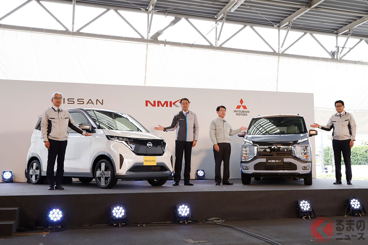 日産と三菱が共同開発した軽EV(左:日産「サクラ」/右:三菱「eKクロスEV」)