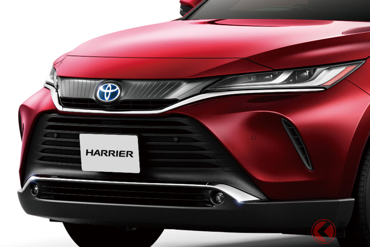 見た目には変化なし!? 2022年10月4日に発売されたトヨタ 新型「ハリアー」一部改良モデル(写真は「G」ハイブリッド/2WDモデル)