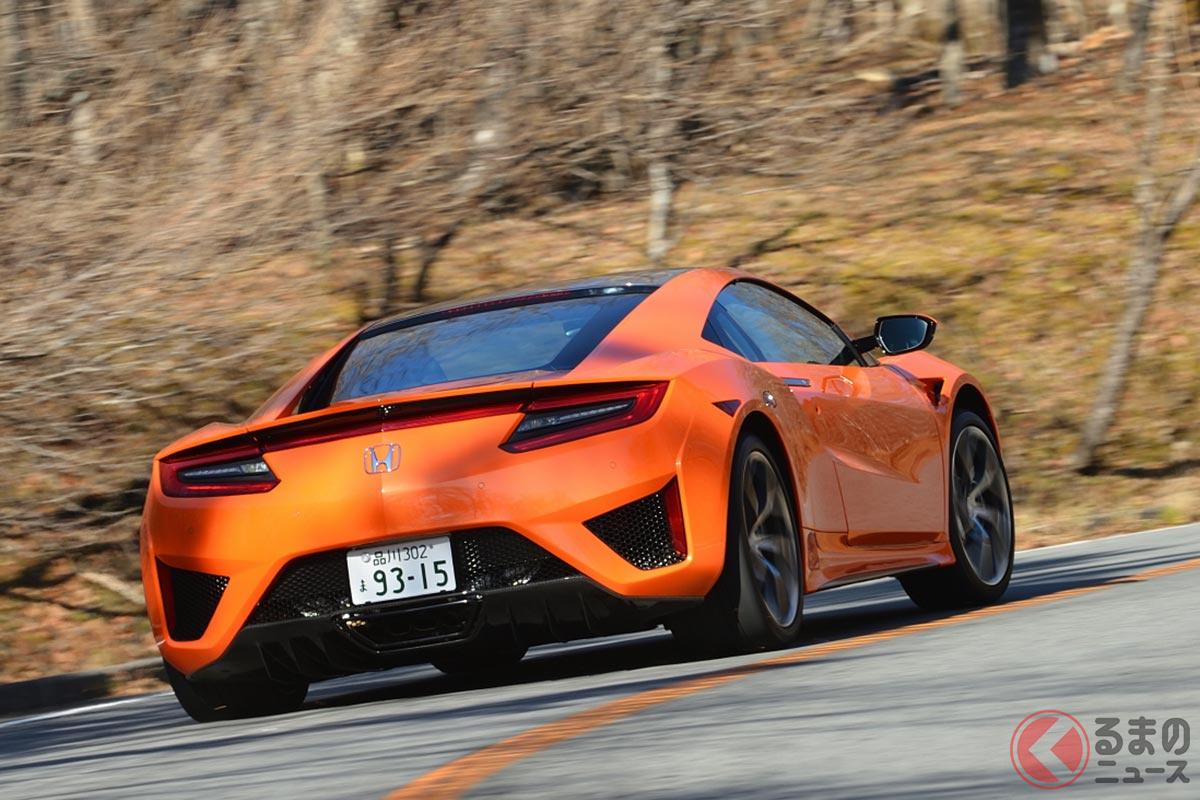 山道などでパドルシフトを使うとスポーティに運転できる