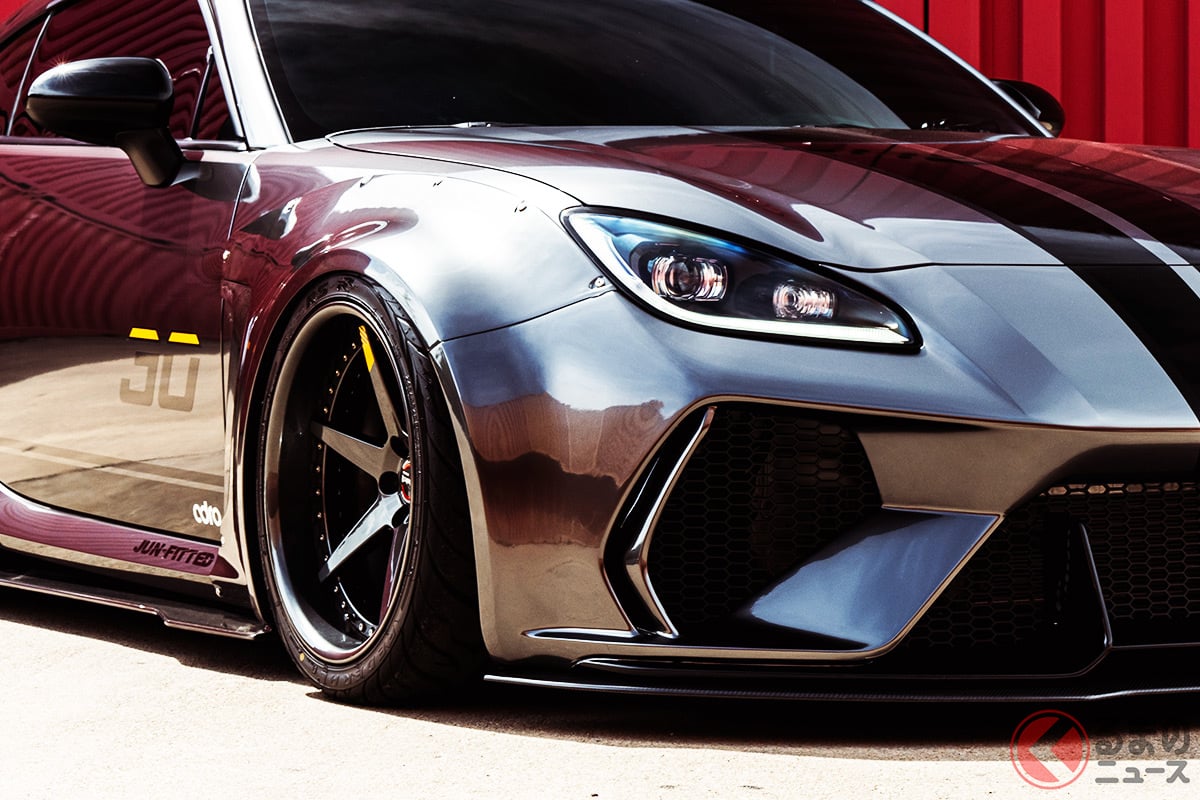 米ADROのエアロキットを装着したGR86