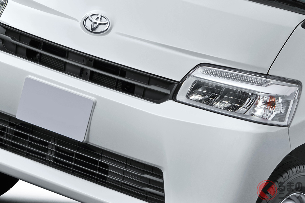 1980年代の「AE86(ハチロク)」は軽快な走りが特徴。安く手に入り手軽にいじれる楽しさも味わえましたが、そんな魅力が残る「FR」「MT」しかも100万円台で買える新車がトヨタにはまだ残っていました。