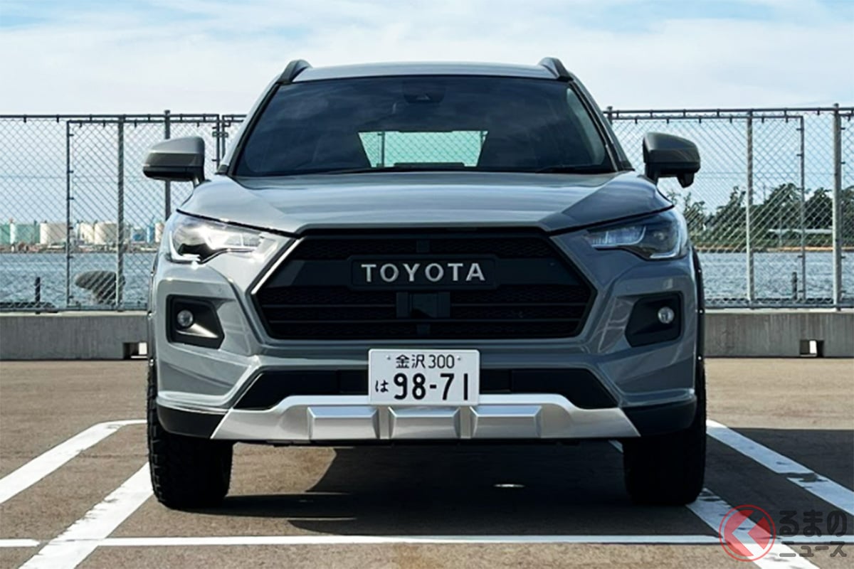 なんじゃこりゃ!? もしかして「トヨタ新型SUV?」 いいえこれは「カローラクロス」を「RAV4」フェイスにしたキットですよ!
