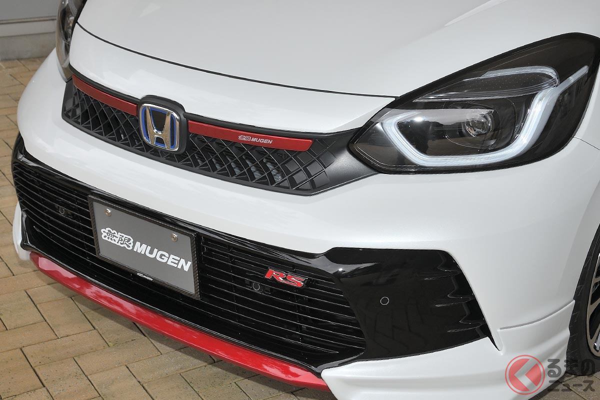 無限のエアロパーツでカスタムしたホンダ新型「フィットRS」