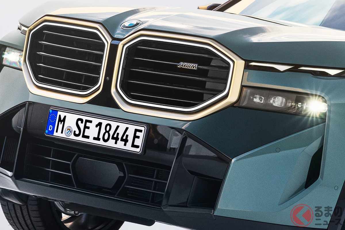 大胆なデザインで話題を呼ぶBMWの最新SUV「XM」の「キドニーグリル」