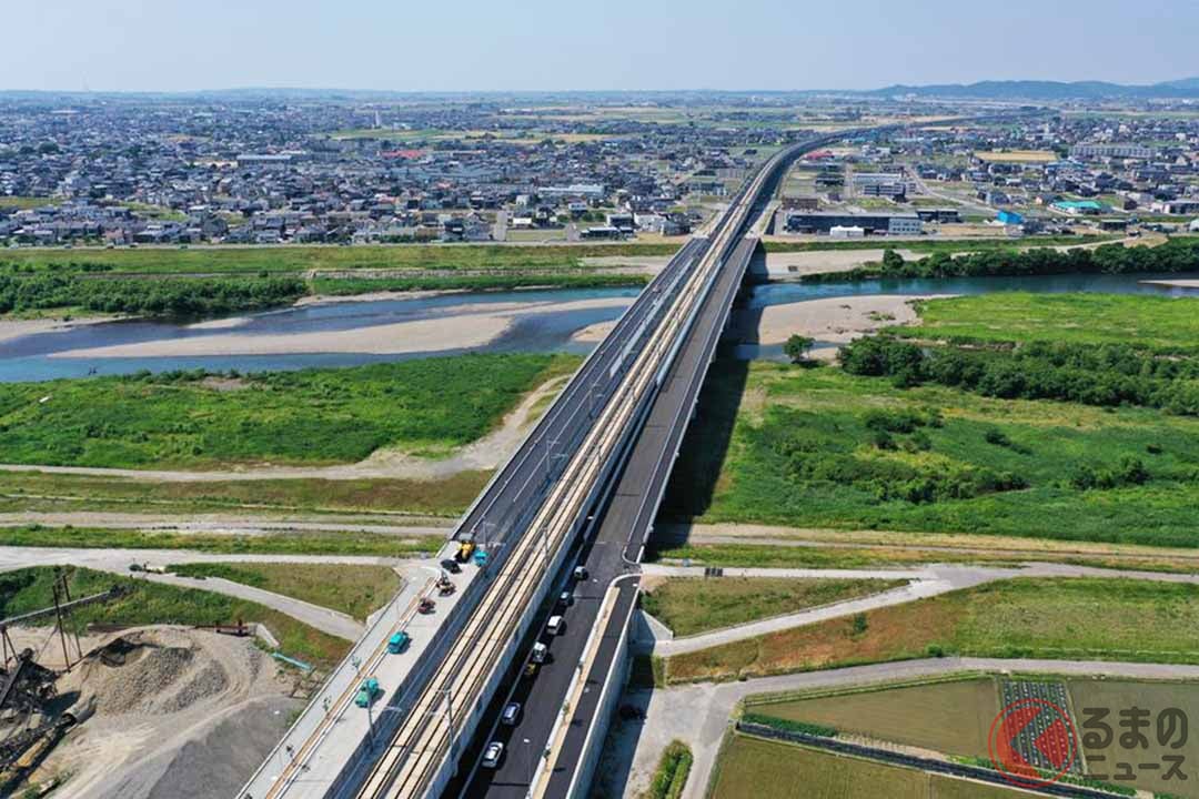 建設が進む新九頭竜橋。2022年6月撮影（画像：福井県）