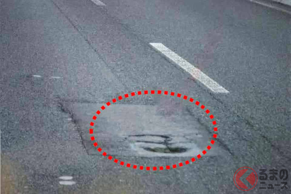 舗装に生じた損傷(画像:阪神高速)