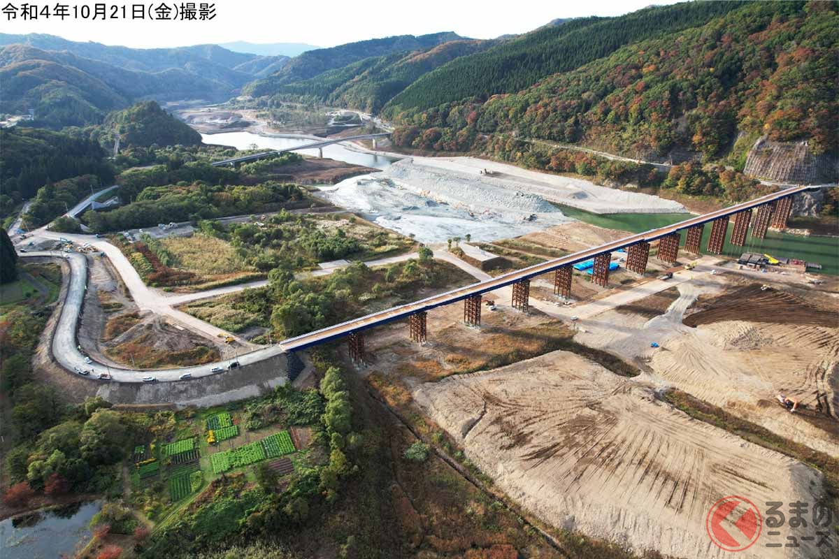錦秋湖に架けられた仮橋(画像:岩手県)