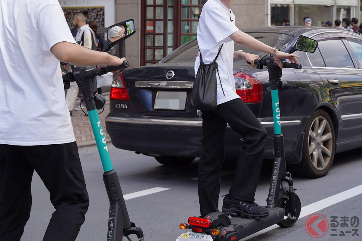 電動キックボードで横行する違反行為(撮影:加藤博人)