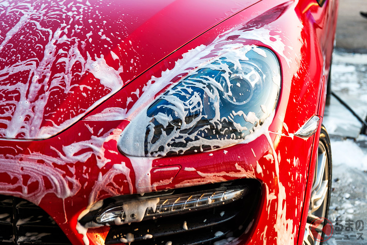 「水なし洗車」って水洗いと何が違うのでしょうか（画像は一般的な水洗いのイメージ）