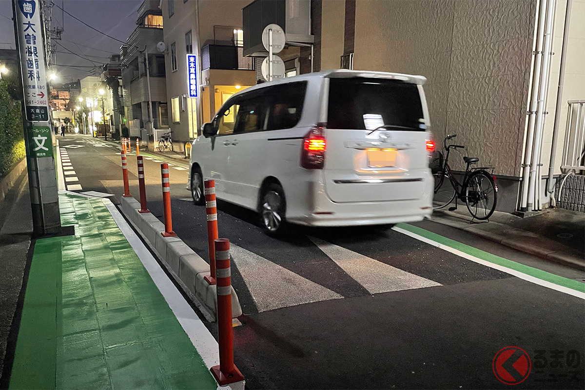 狭さと段差で思わず減速! これは速度超過の抑制になりそう! 「ハンプ」が色々とスゴい