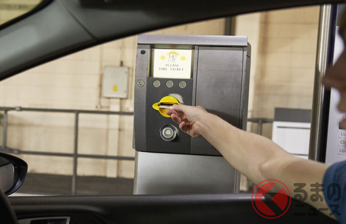 発券口のちょうど良い高さは? どのような基準で決まっているの?