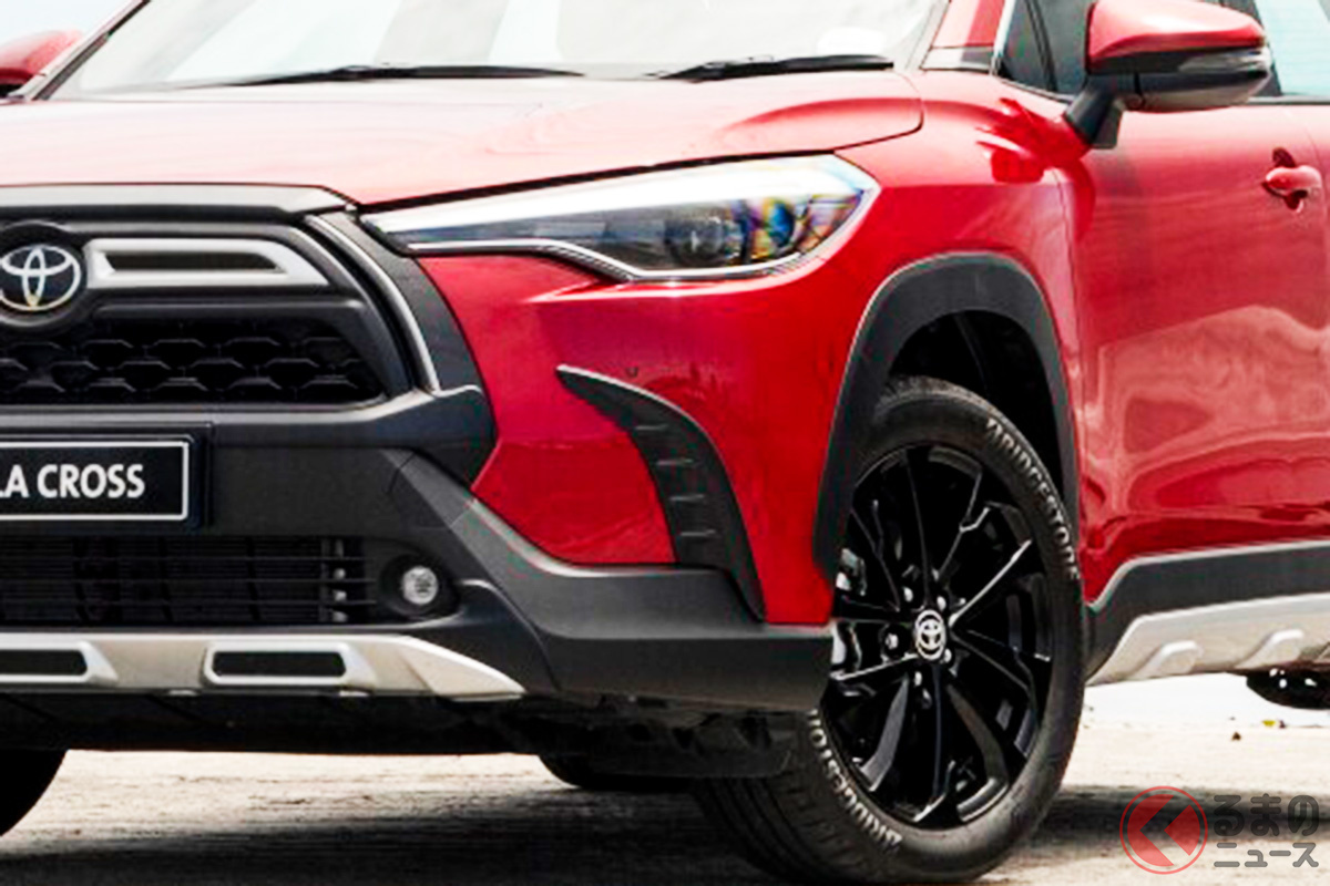 Xオーバーパッケージを装着したトヨタ新型「カローラクロス」(南アフリカ仕様)