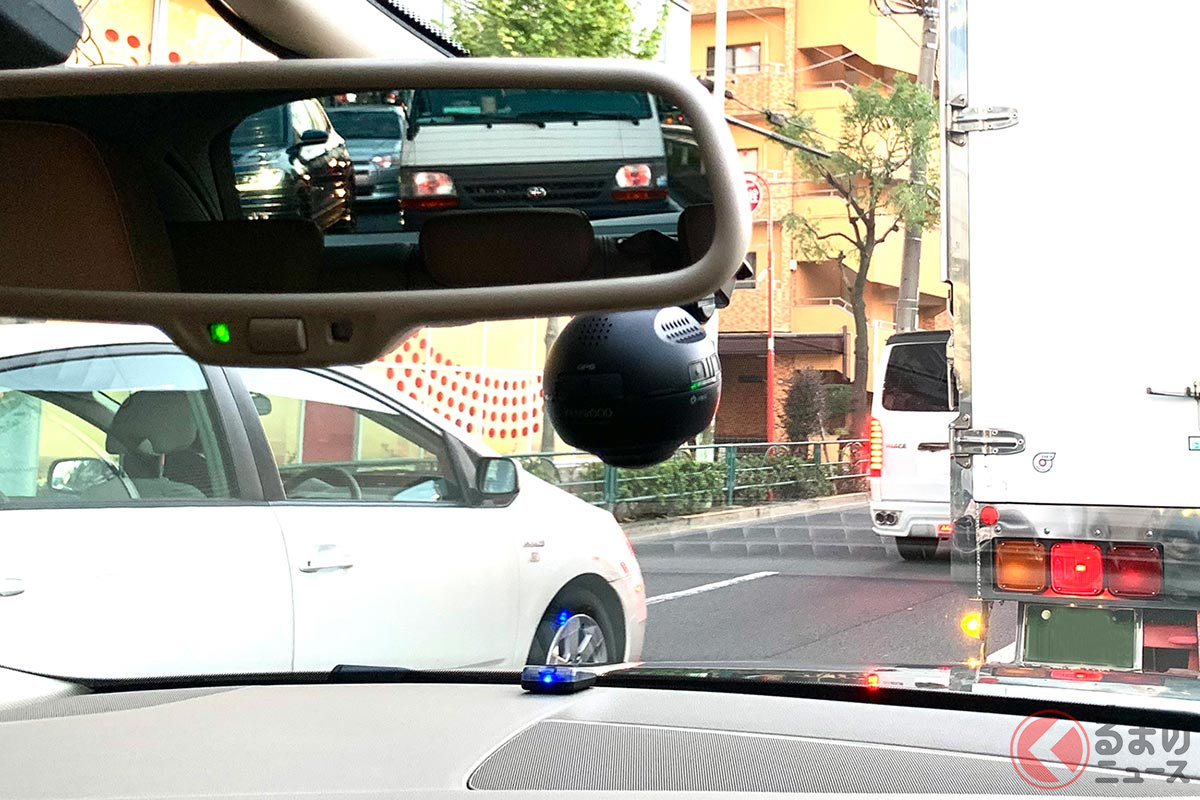 最初は邪魔に思えたカメラ位置もしばらく走行すると気にならなくなる