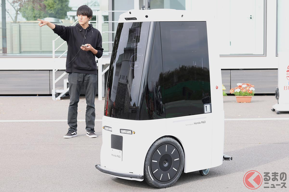 会話やジェスチャーを理解する自動運転車「サイコマ(1人乗り)」