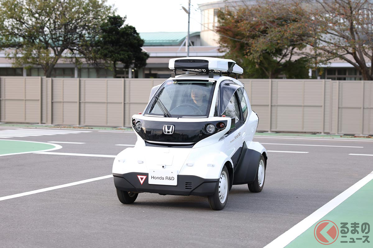 地図情報に頼らない自動運転機能を搭載した「MC-β」ベースの実験車両