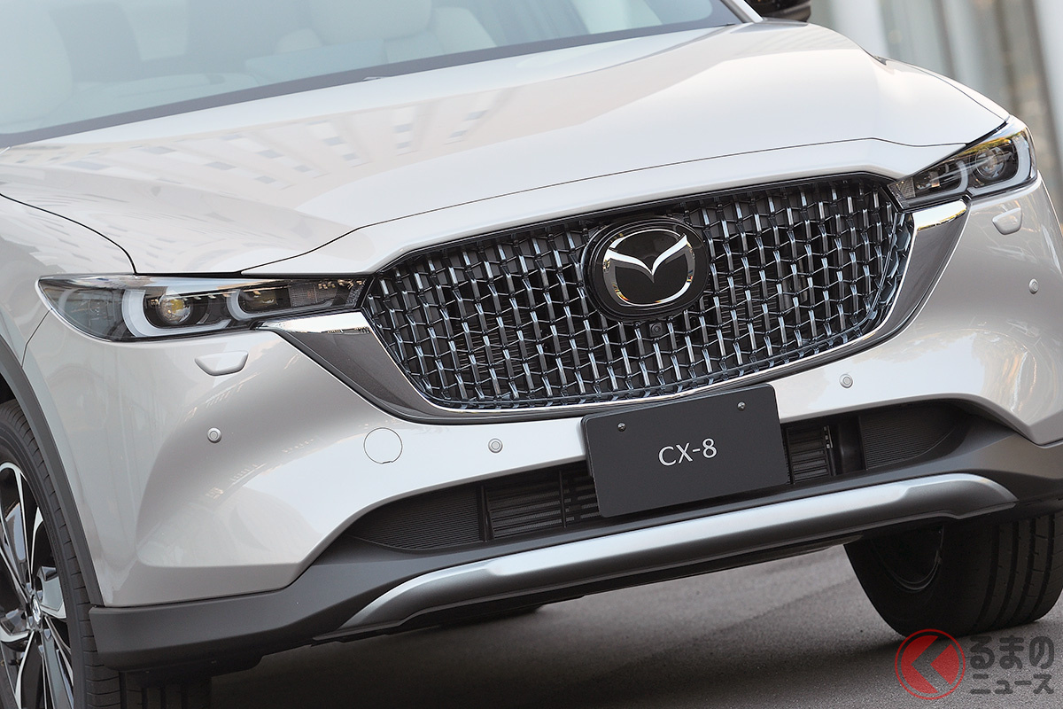 ファミリー層を中心に根強い支持を集める3列シートSUVのマツダ「CX-8」へ2022年11月に追加された「Grand Journey(グランドジャーニー)」はアウトドア派注目の特別仕様車だ!