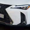 レクサスの新「小型SUV」登場！ ベストセラーモデル「UX」が改良 航続距離延長＆スポーティグレード設定し英で発売