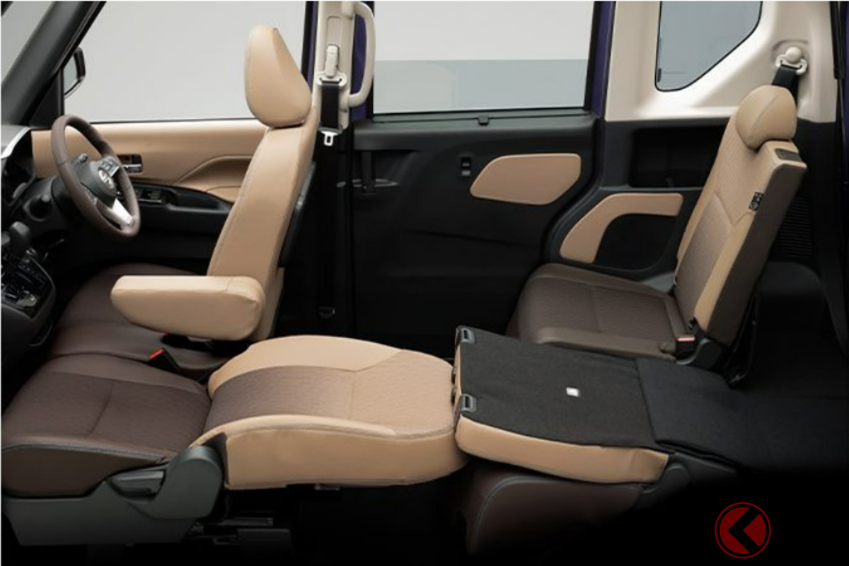 ちょっと段差も大きいのが難点。新型はこのあたりも改善されていると嬉しいところですが…(写真は三菱「eKクロス スペース」の兄弟車、日産「ルークス」のシートアレンジ)