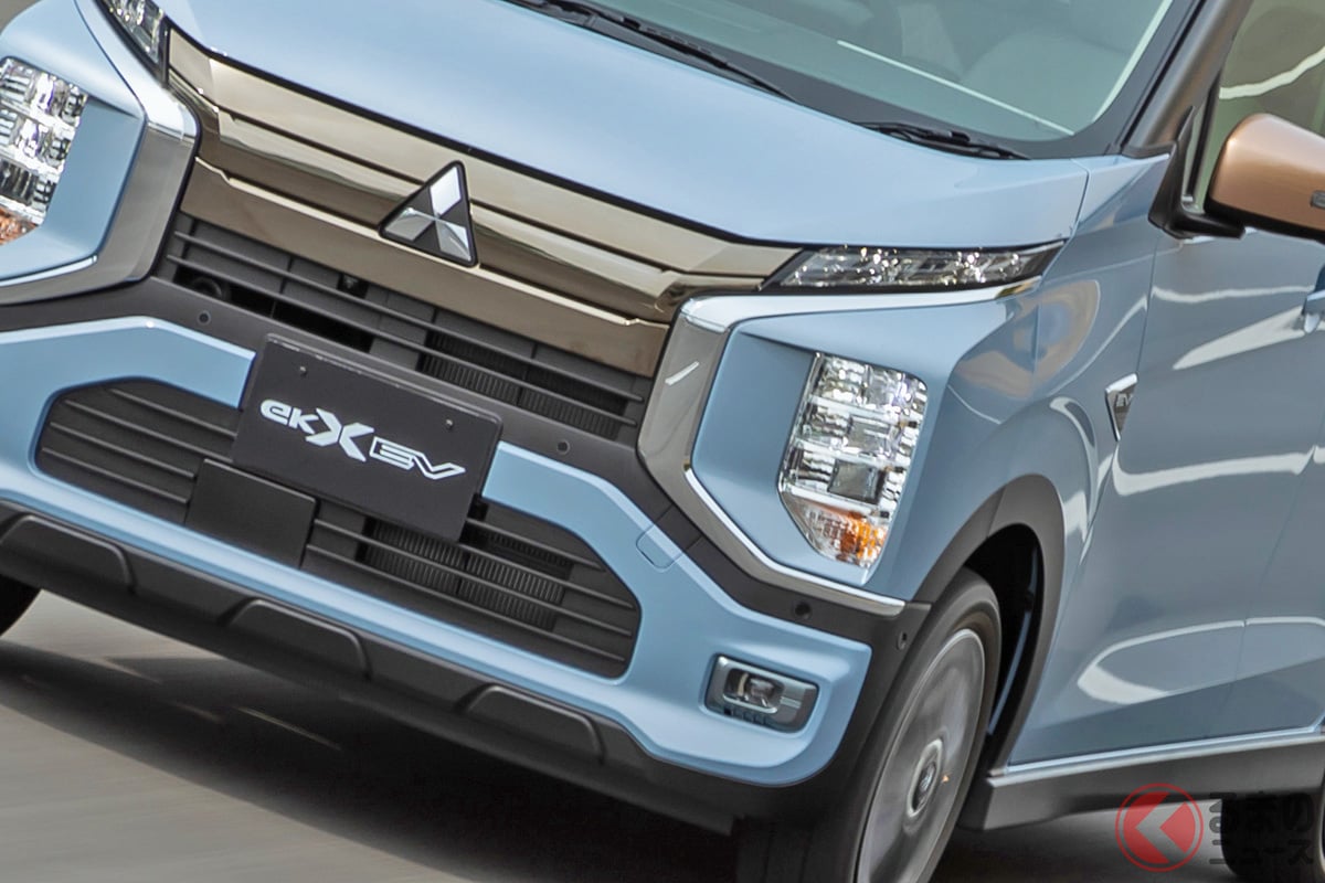 日本の道にマッチした軽EVが日産と三菱の共同開発により2022年に発売され、大ヒット作となっています(写真は三菱の電気自動車「eKクロスEV」)