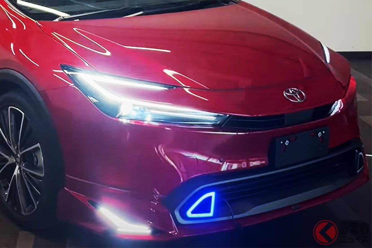 7年ぶり全面刷新 トヨタ新型 プリウス 世界初公開 青ライト輝く斬新カスタム仕様がアツい 存在感増したモデリスタパーツを解説 くるまのニュース 7年ぶり全面刷新 トヨタ新型 プリウス 世界初公開 青ライト輝く斬新カスタム仕様がアツい 存在感増したモデリスタパーツを解説 くるまのニュース