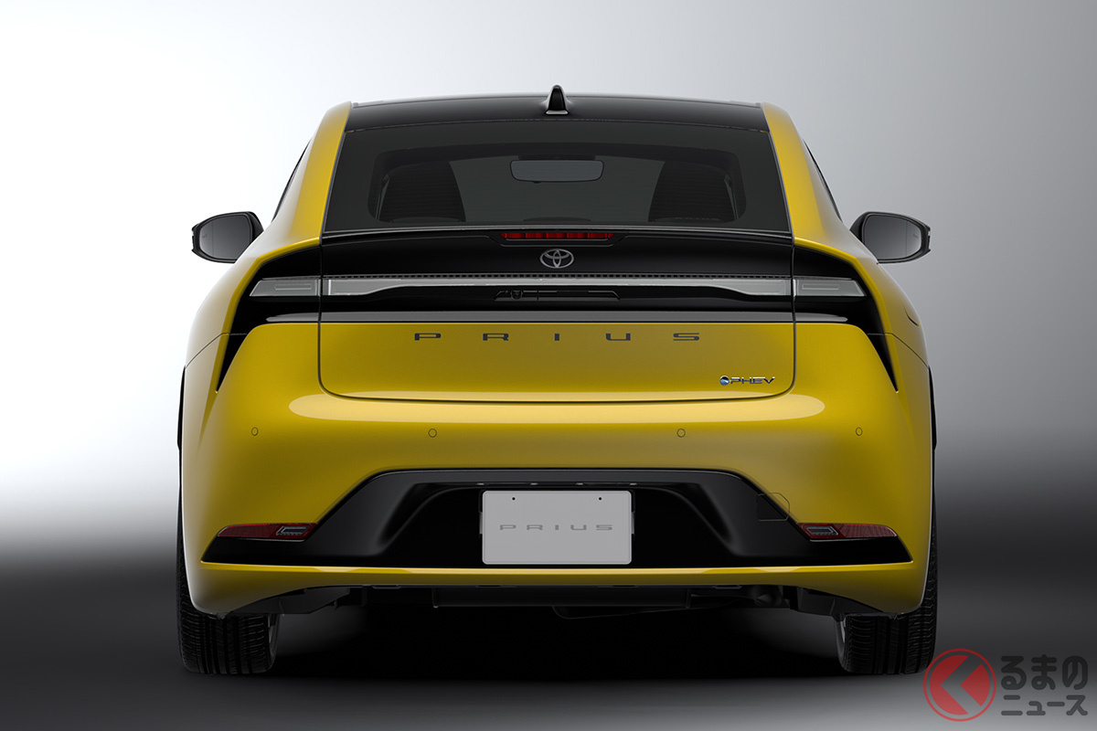 トヨタ新型「プリウス」(2.0リッター PHEV プロトタイプ)