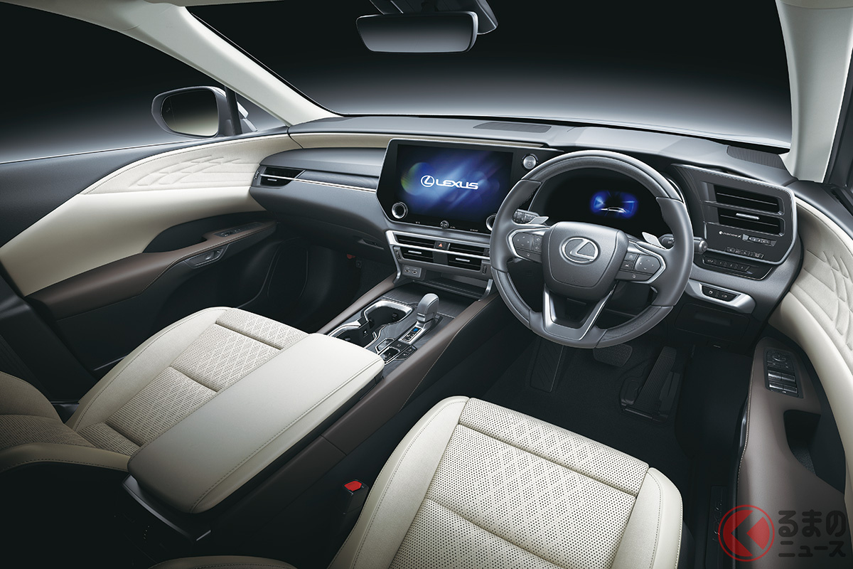 包まれ感あるのに開放的!? 高級感も増したレクサス 新型「RX」の内装・インパネまわり
