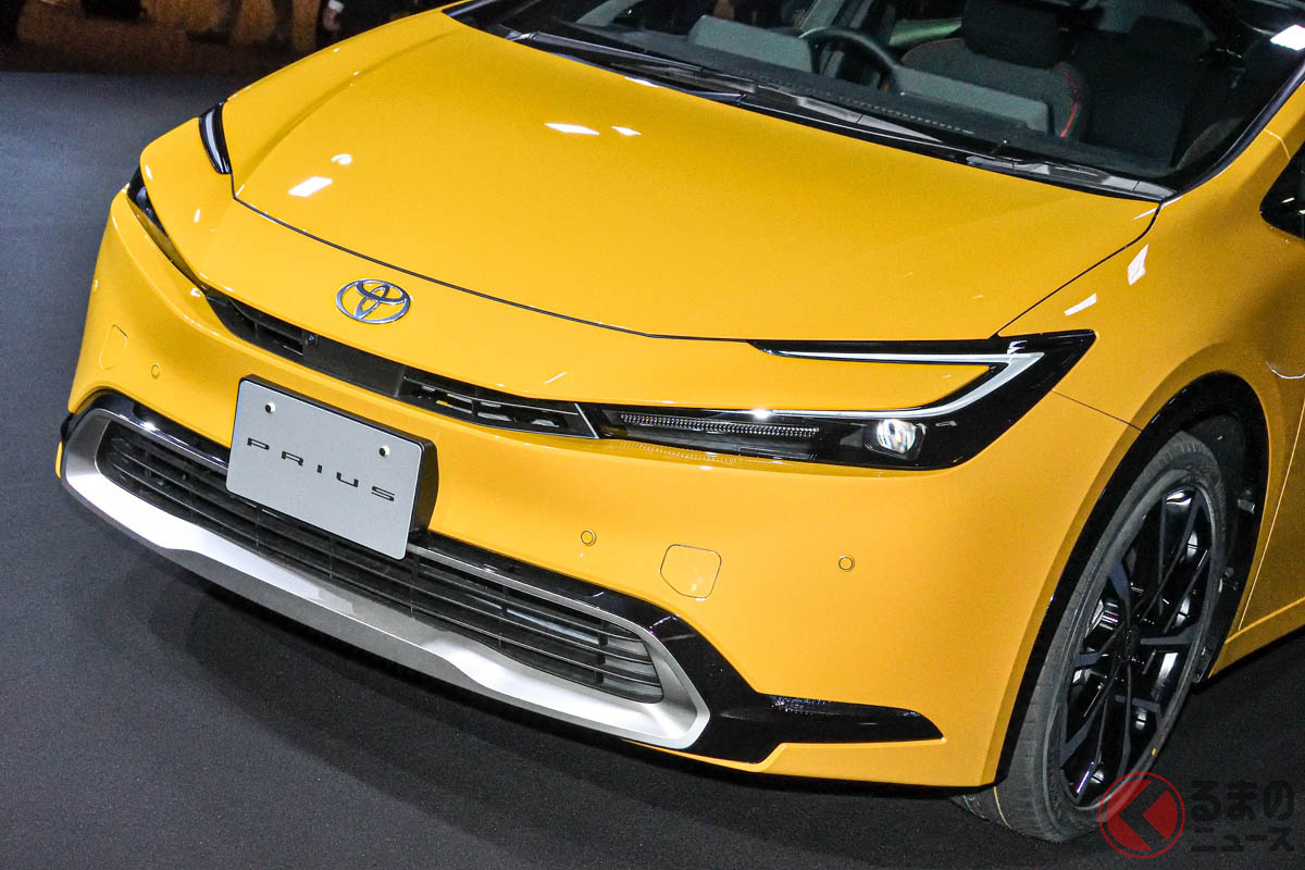 世界初公開となったトヨタ新型「プリウス」