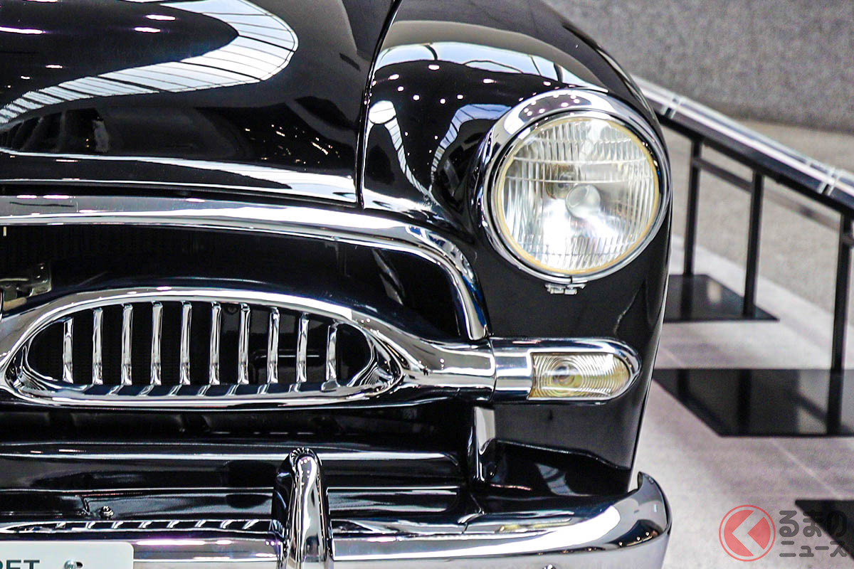 1955年に登場したトヨタ「クラウン」の初代モデルは丸目ライトを採用している