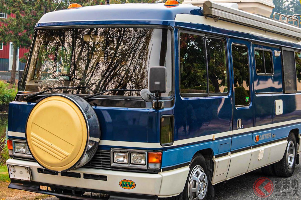 オークションに出品されたキャンパー仕様のトヨタ「コースター」(Photo:Cars and Bids)