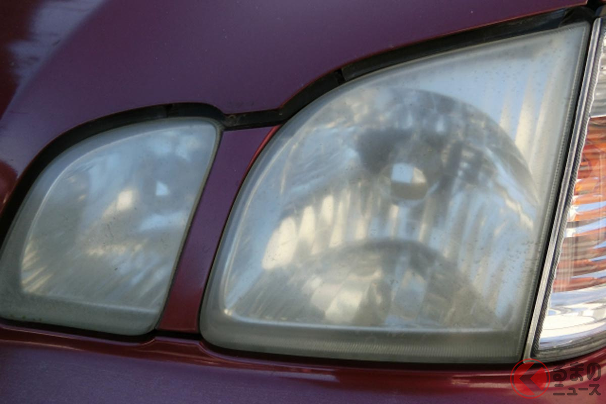 ヘッドライトの黄ばみやくすみの原因は ゴシゴシ削っちゃダメ 黄ばみを除去する正しい方法 くるまのニュース ヘッドライトの黄ばみやくすみの原因は ゴシゴシ削っちゃダメ 黄ばみを除去する正しい方法 くるまのニュース
