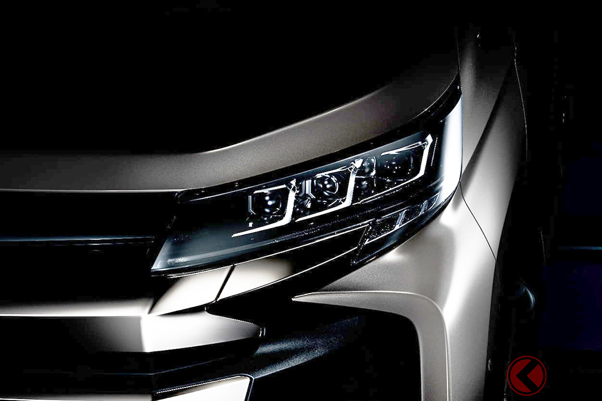 2022年1月にデビューするトヨタ新型「ノア」(プロトタイプ)