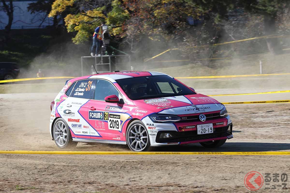 筆者の竹岡 圭さんは「圭ラリープロジェクト」で全日本ラリー選手権に参戦。アドバンユーザーだ