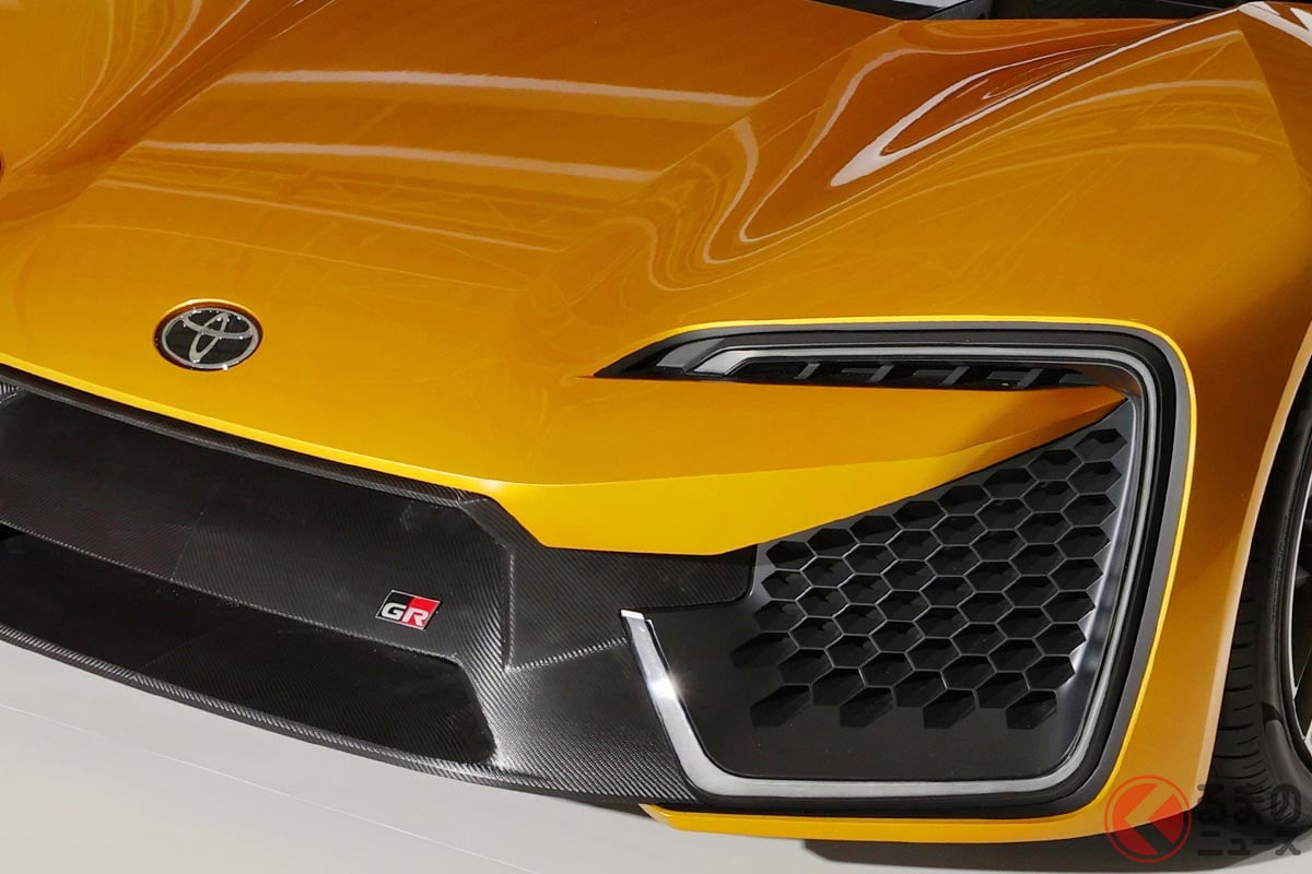 スポーツカーらしい低重心のスタンスが特徴のトヨタ「スポーツEV」(撮影:三橋仁明/N-RAK PHOTO AGENCY)