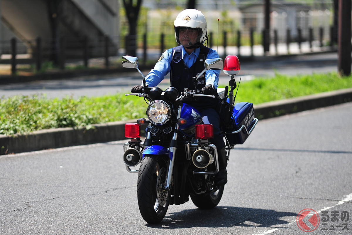 白バイならぬ 青バイ が実在 悪質窃盗対策の 切り札 コロナ禍も活動活発なスカイブルー隊の姿とは くるまのニュース 白バイならぬ 青バイ が実在 悪質窃盗対策の 切り札 コロナ禍も活動活発なスカイブルー隊の姿とは くるまのニュース