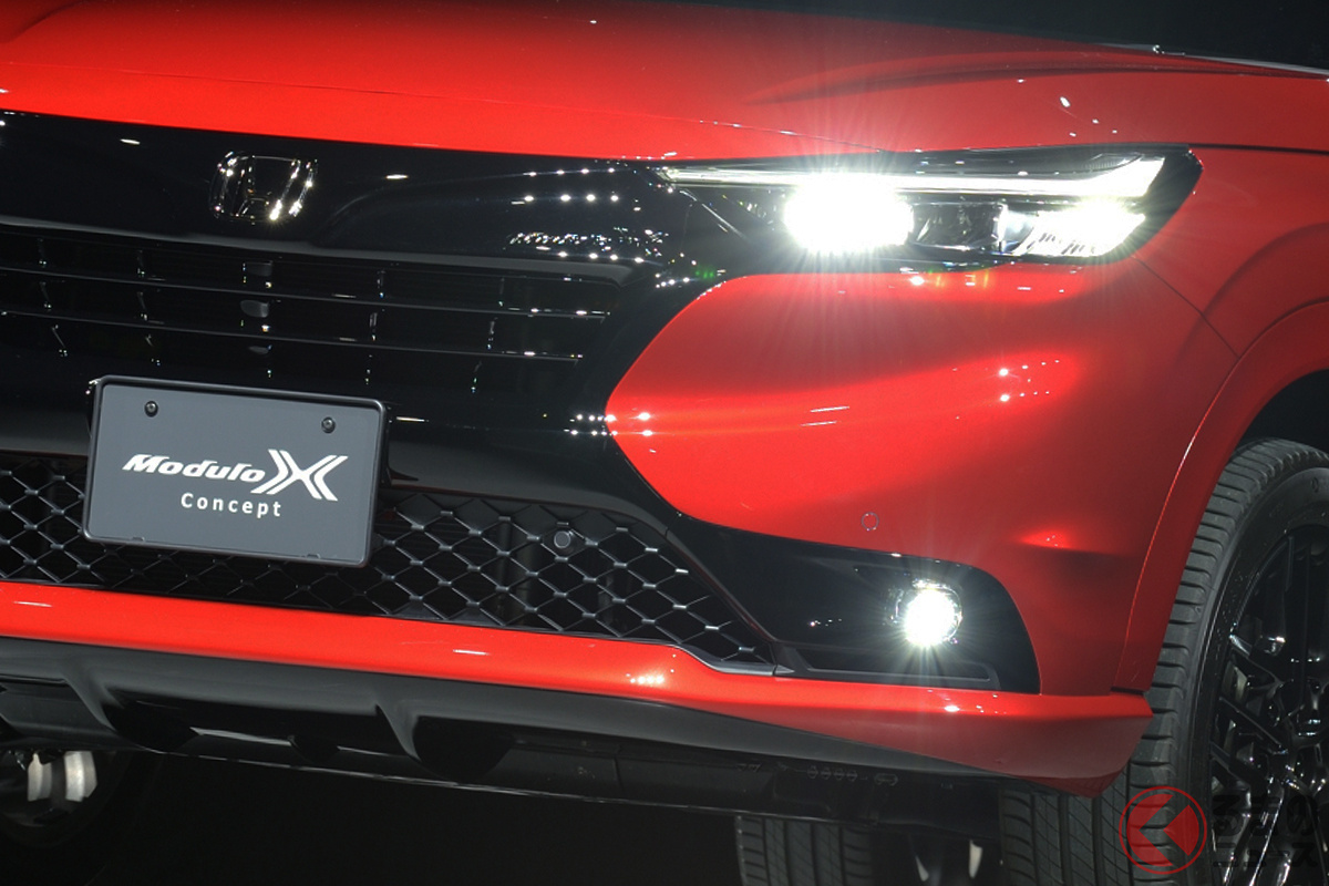 ”ダーク”な雰囲気がカッコイイ新型ホンダ「ヴェゼル e:HEV Modulo X」