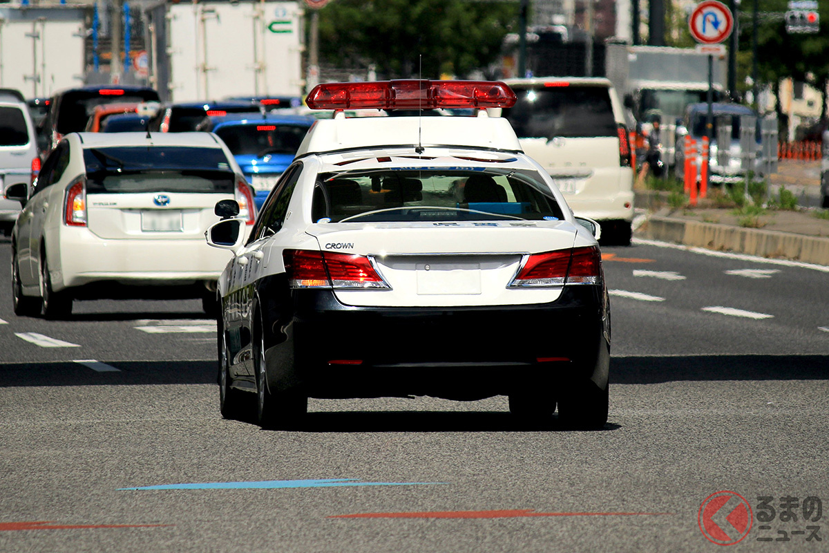 パトカーの後ろについていくのはアリなのか（画像はイメージ）