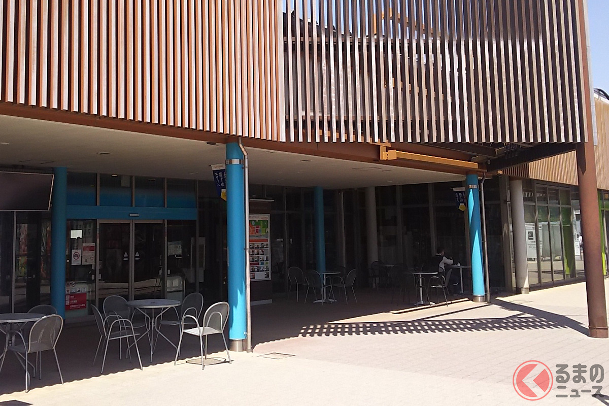 普通のサービスエリアに見えるがなかには「レストイン時之栖」がある(画像提供:中日本エクシス)