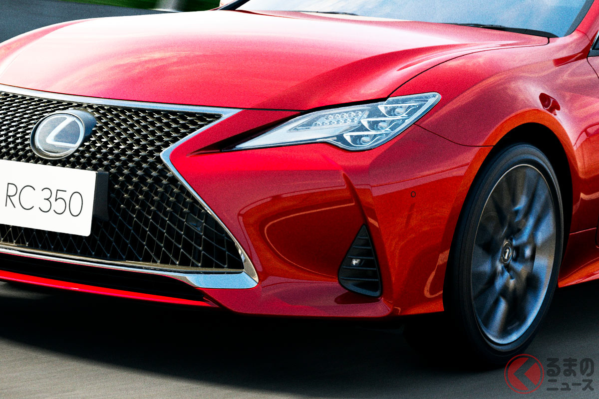 ホイール取り付け方式の変更や先進装備の充実が図られた新「RC」