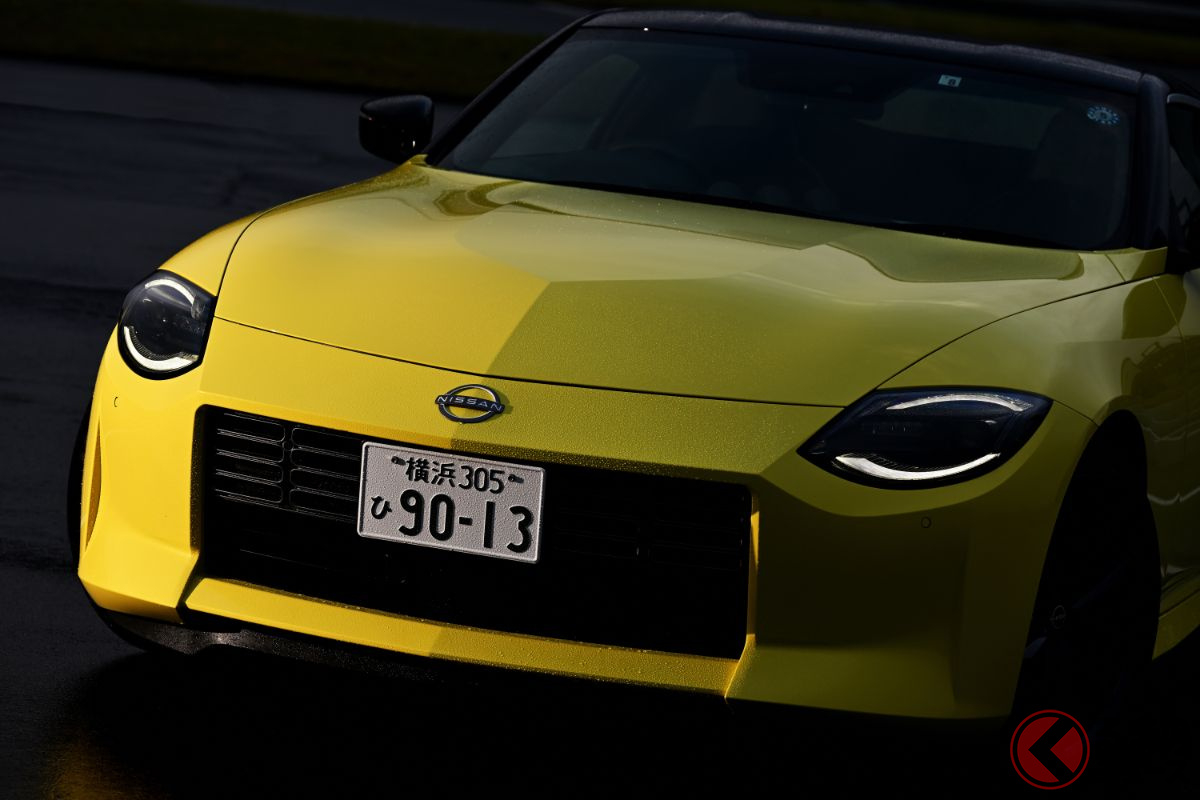 歴代モデルのオマージュを随所に取り入れた7代目となる新型「フェアレディZ」