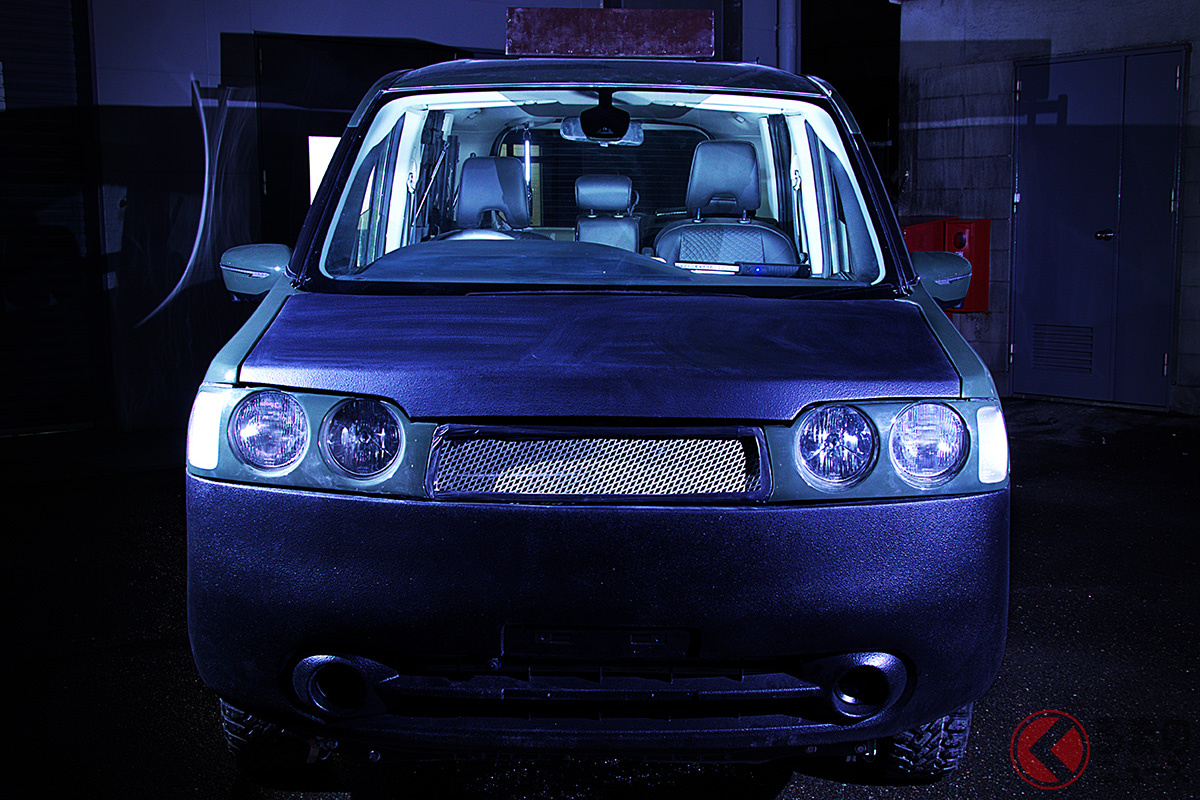 日産愛知校の学生達が52日間で作り上げたセドリック顔の「セレナ もくもくキャンパー」は東京オートサロン2023で公開された(画像提供:日産愛知自動車大学校)