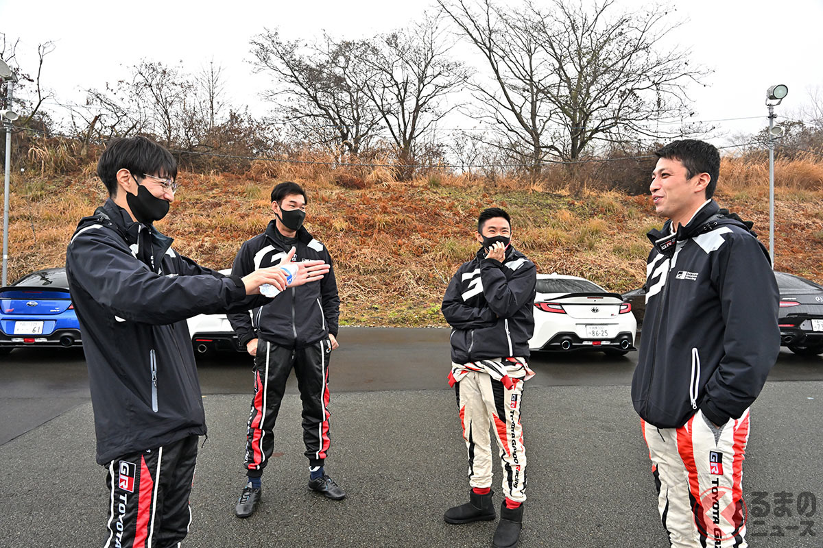 一流ドライバーの講師陣がマンツーマンで教えてくれる