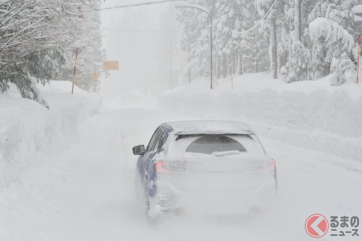 4WDは2WDよりは走破性があるものの、雪道運転は過信してはいけない(画像はイメージ)