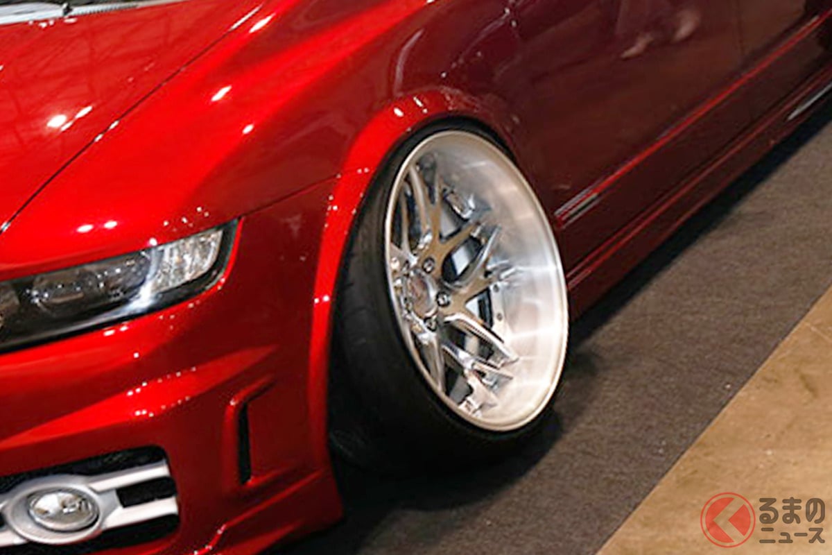 タイヤが取れそう ハの字カスタムは車検ok 迫力ある見た目もメリット デメリットはいかに くるまのニュース タイヤが取れそう ハの字カスタムは車検ok 迫力ある見た目もメリット デメリットはいかに くるまのニュース