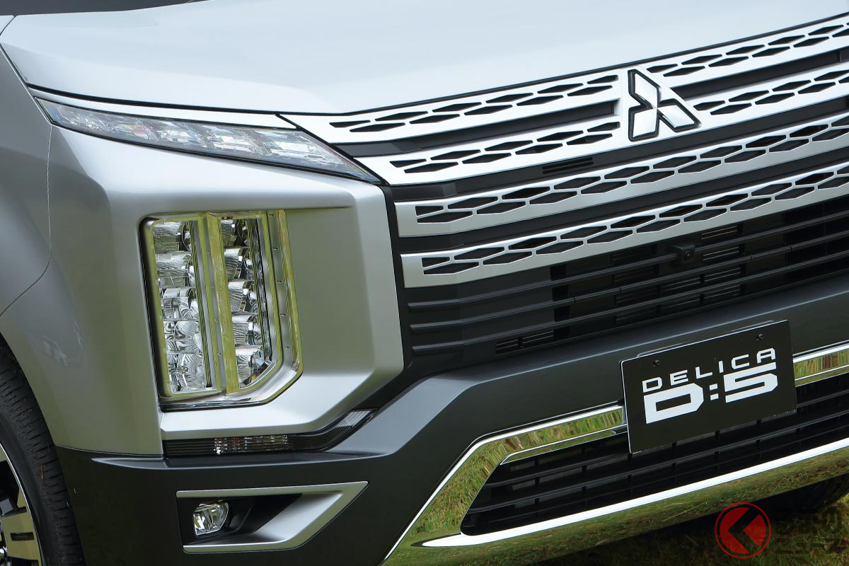 登場当時はダイナミックなデザインが物議をかもした三菱「デリカD:5」