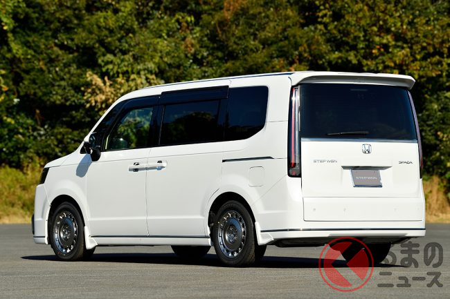 ホンダ新型 ステップワゴン車中泊仕様 はどんな感じ 世界初 実際に寝転んでみた 予想外な シアタールーム空間 とは くるまのニュース ホンダ新型 ステップワゴン車中泊仕様 はどんな感じ 世界初 実際に寝転んでみた 予想外な シアタールーム空間 とは くるまのニュース